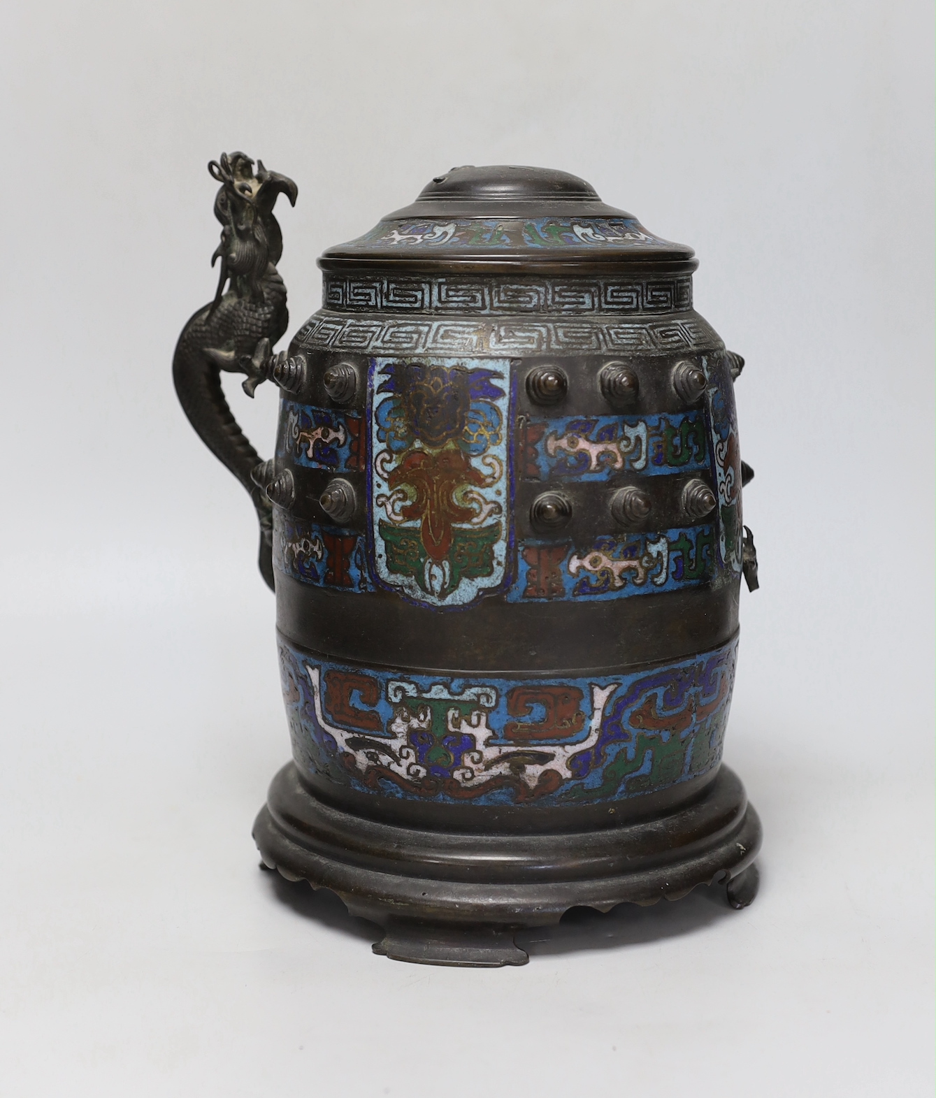 An archaistic Japanese champleve enamel and bronze vessel in Chinese style, 26cm tall